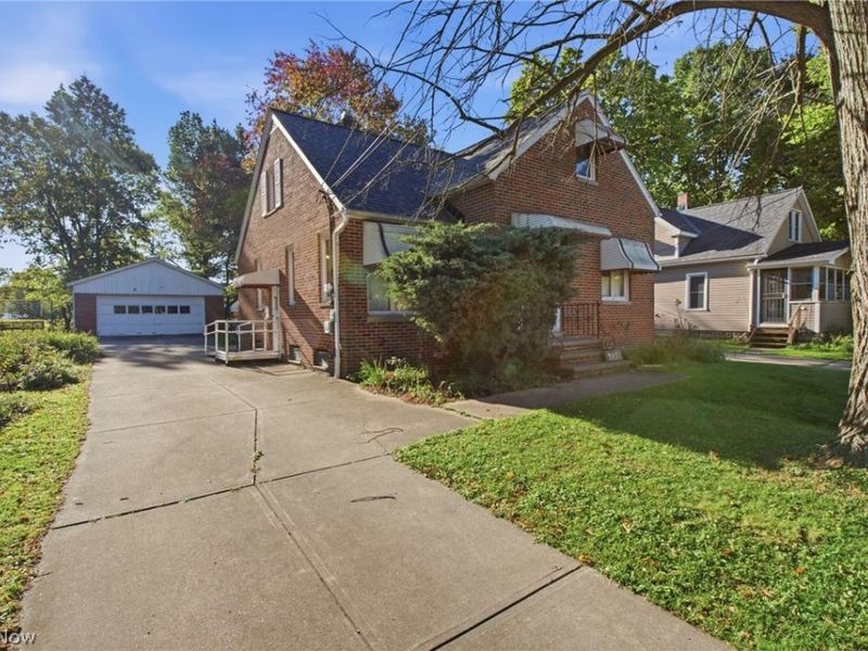 5451 Hill Street, Maple Heights, OH 44137 Photo 9