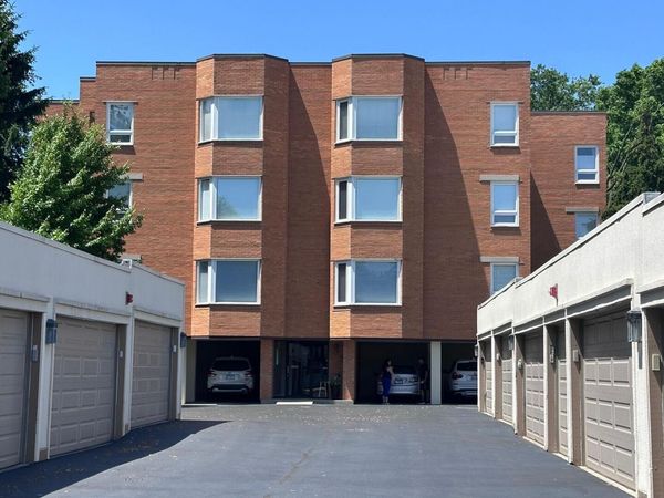 1635 N Milwaukee Avenue , Unit 105, Libertyville, IL 60048