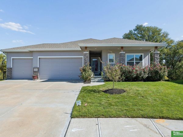 18306 Prestwick Circle, Omaha, NE 68136