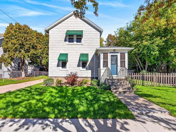210 W 16TH AVENUE, Oshkosh, WI 54902