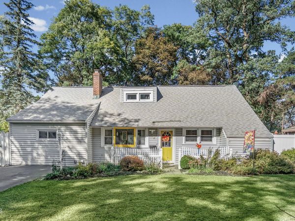 27 Southgate Road, Loudonville, NY 12211