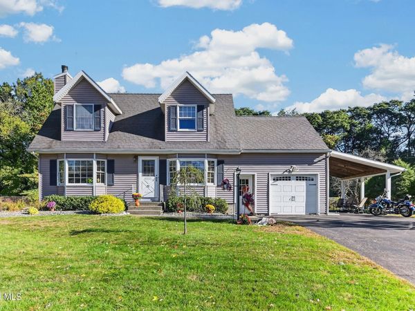 27 Velina Drive, Guilderland, NY 12203
