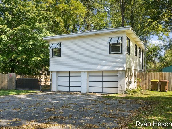 30 S Pleasant Street, Saranac, MI 48881