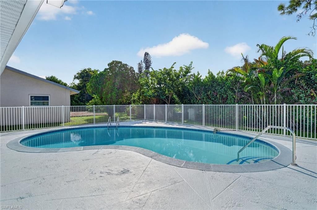 4620 Parrot Ave , Naples, FL 34104 Photo