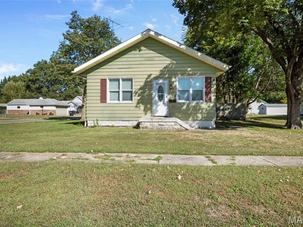 305 W Wilson Avenue , Gillespie, IL 62033