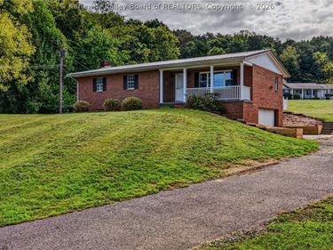 9484 Sand Hill Road, Point Pleasant, WV 25550