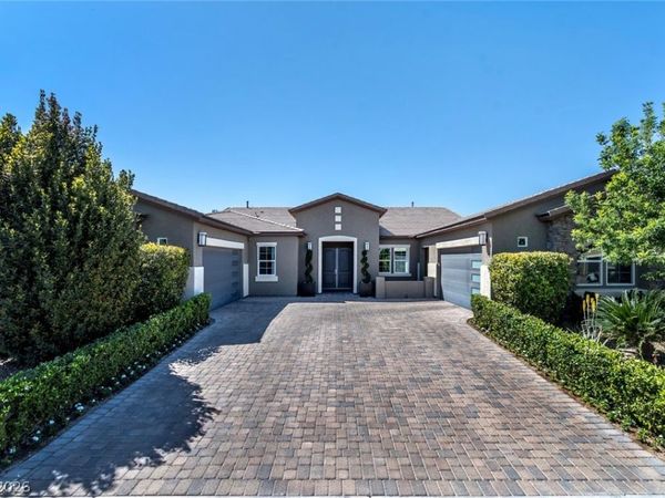 325 Greyjoy Street , Las Vegas, NV 89183