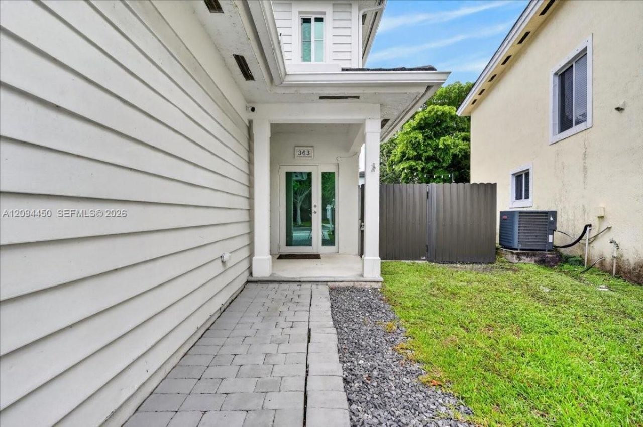 363 NE 35th Terrace, Homestead, FL 33033 Photo