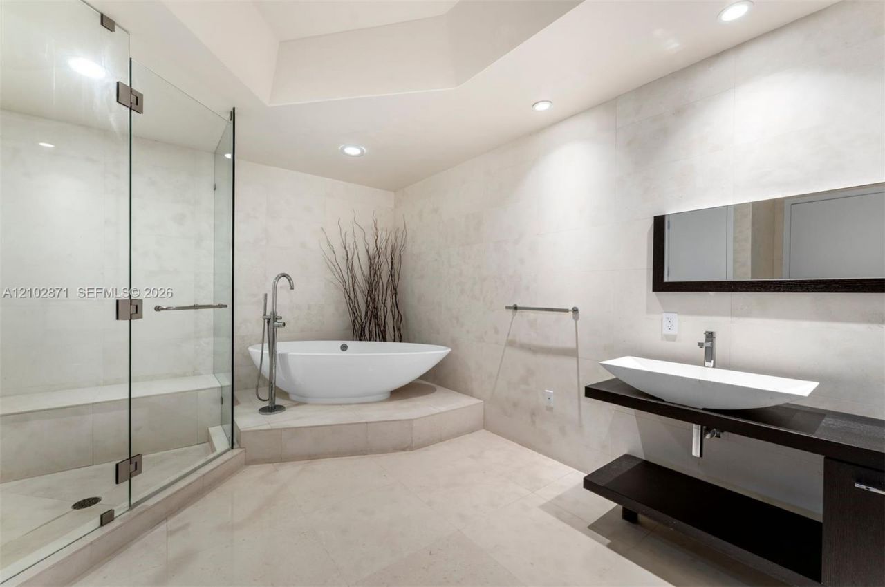 16051 Collins Ave , Unit 3404, Sunny Isles Beach, FL 33160 Photo