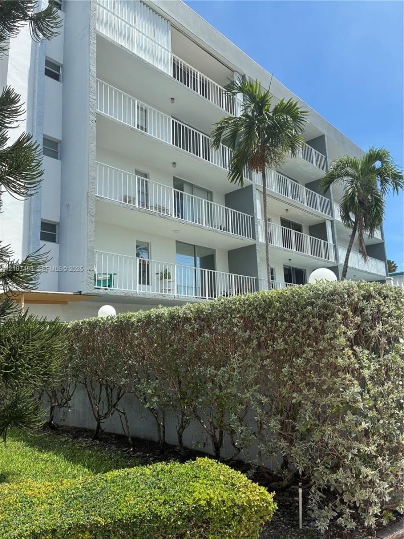7705 Abbott Ave , Unit 404, Miami Beach, FL 33141 Main Photo