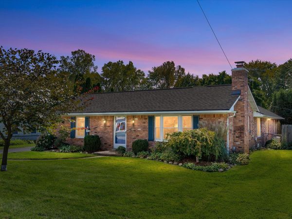 854 Vanderpool Avenue, Troy, MI 48083