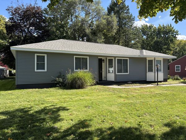 5328 Mick Avenue SE, Kentwood, MI 49548