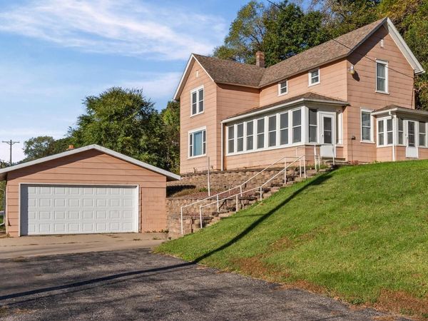 S3589 County Road P, Fountain City, WI 54629
