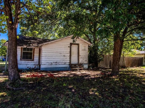817 S Main Street, Farmersville, TX 75442