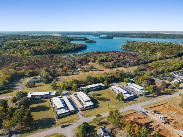 192 Lake Chateau Dr, Hermitage, TN 37076