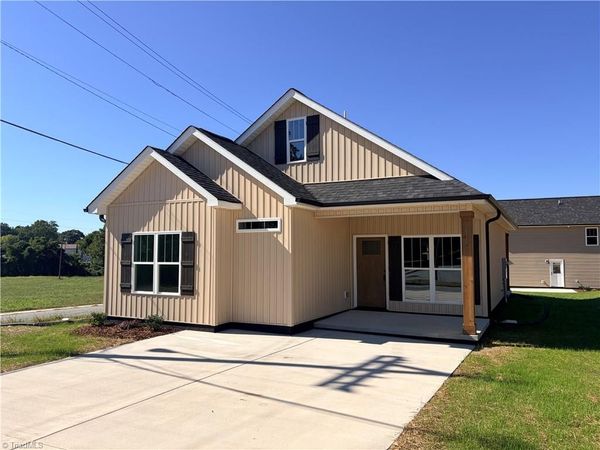 28 Mock Street , Thomasville, NC 27360