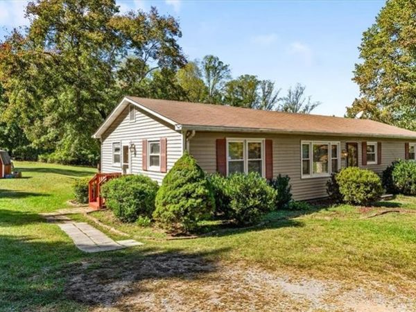 7739 Eversfield Road , Summerfield, NC 27358
