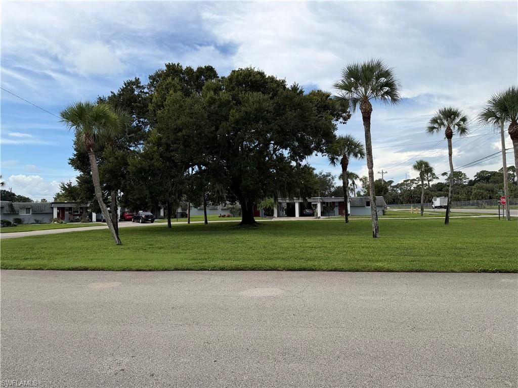 358 Easton Ct , Lehigh Acres, FL 33936 Photo
