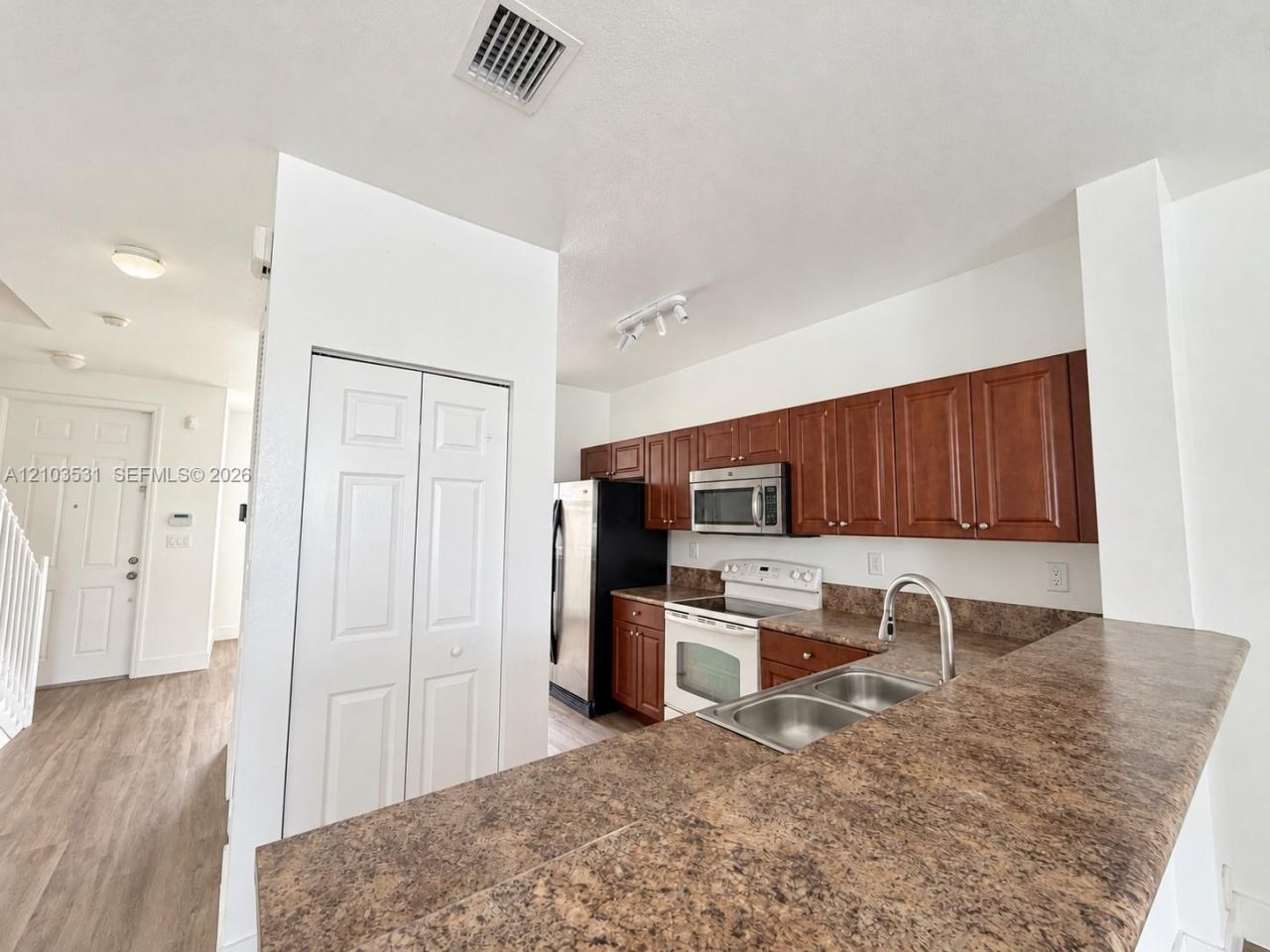 2885 SE 1st Dr, Unit 5, Homestead, FL 33033 Photo