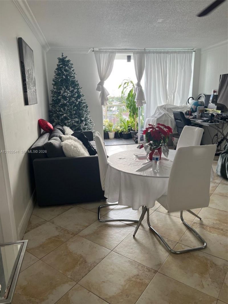 2000 NE 135th St, Unit 707, North Miami, FL 33181 Photo