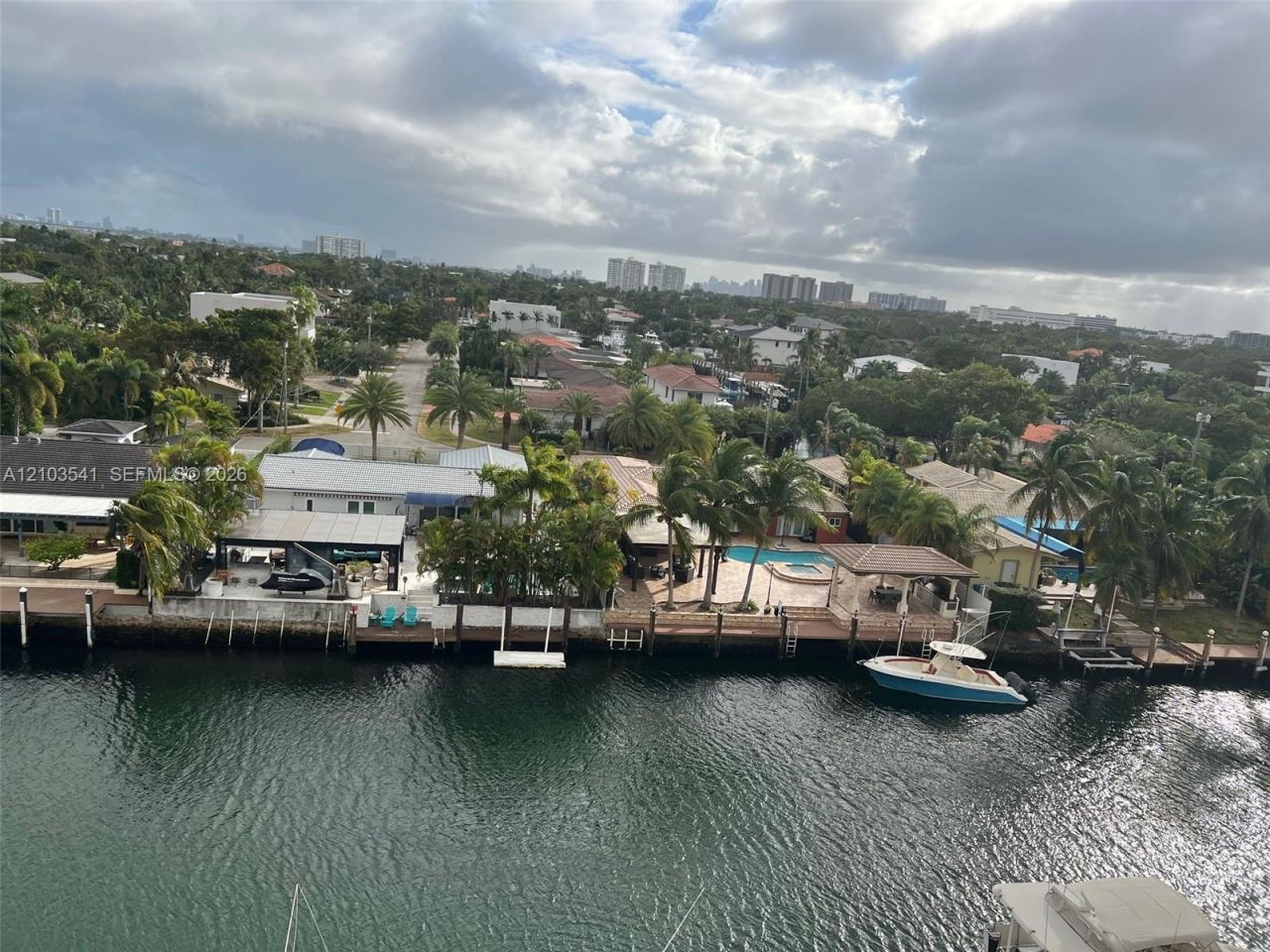 2000 NE 135th St, Unit 707, North Miami, FL 33181 Photo