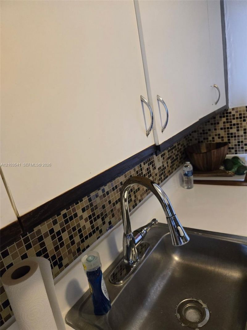 2000 NE 135th St, Unit 707, North Miami, FL 33181 Photo