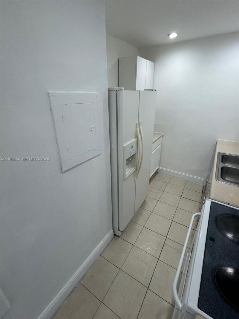 7545 E Treasure Dr, Unit 1A, North Bay Village, FL 33141 Photo