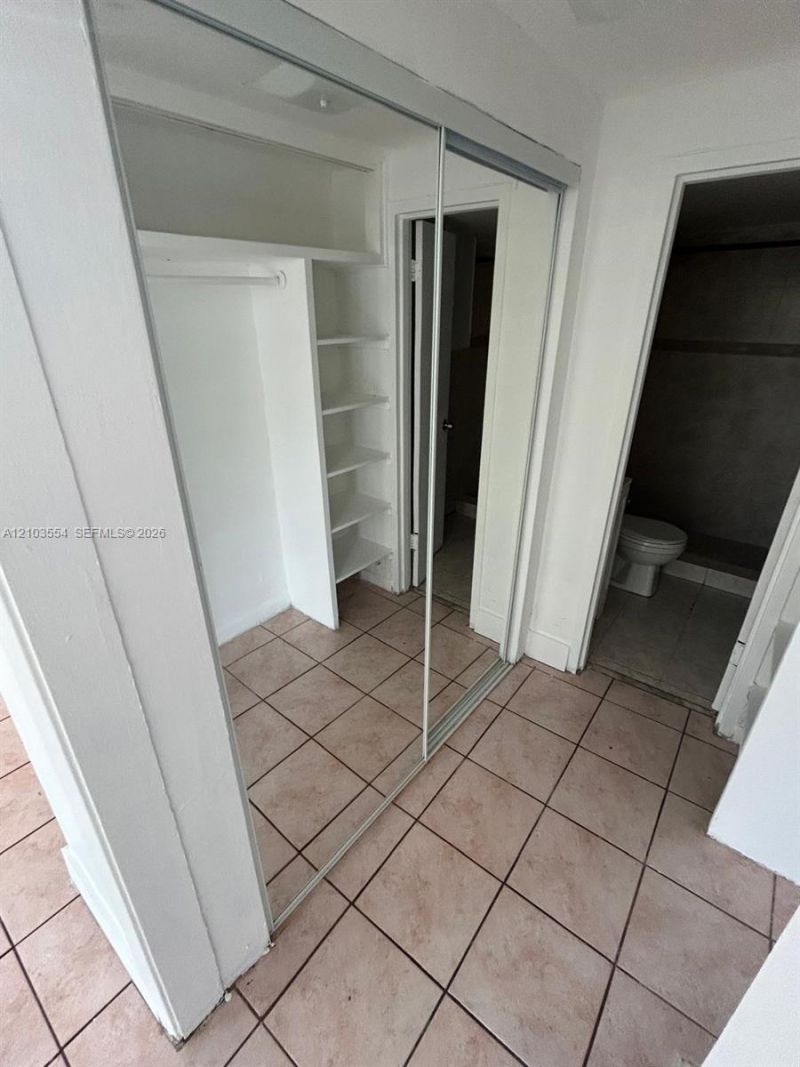 7545 E Treasure Dr, Unit 1A, North Bay Village, FL 33141 Photo