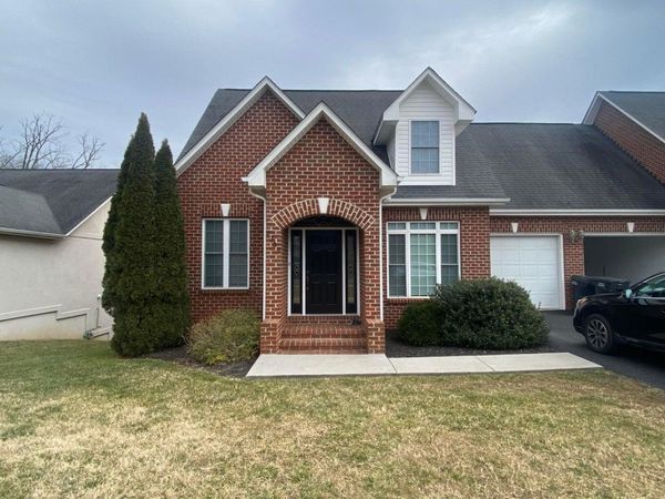 2359 Wolf Run , Vinton, VA 24179