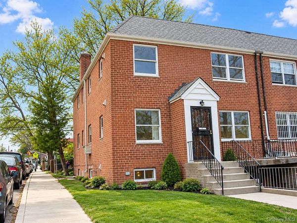 6728 Utopia Parkway, Fresh Meadows, NY 11365