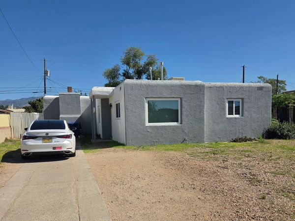 2918 Manzano Street NE, Albuquerque, NM 87110