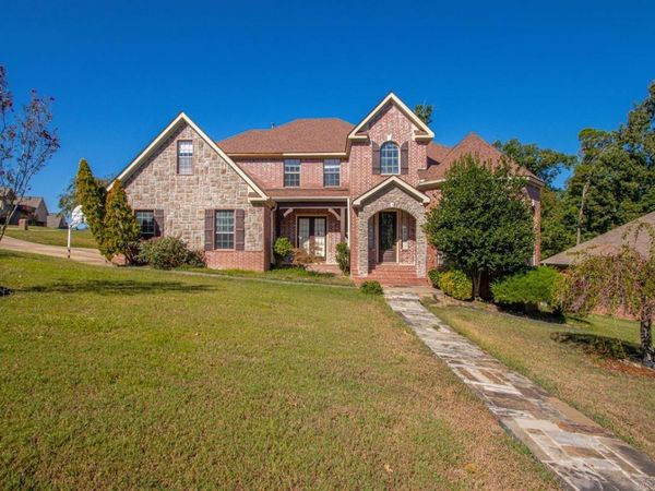 2 Windrush Point , Little Rock, AR 72211