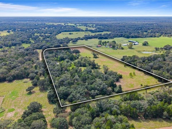 442 County Road 16D, Hallettsville, TX 77964