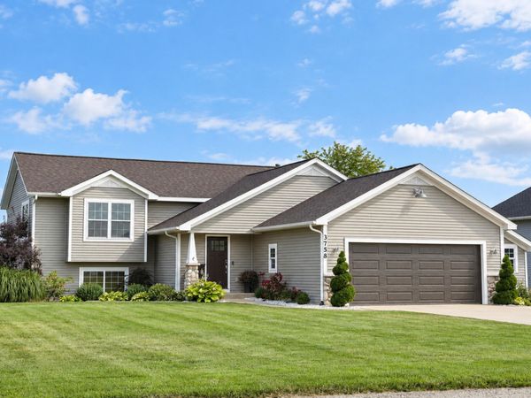 3758 Caribou Drive, Zeeland, MI 49464