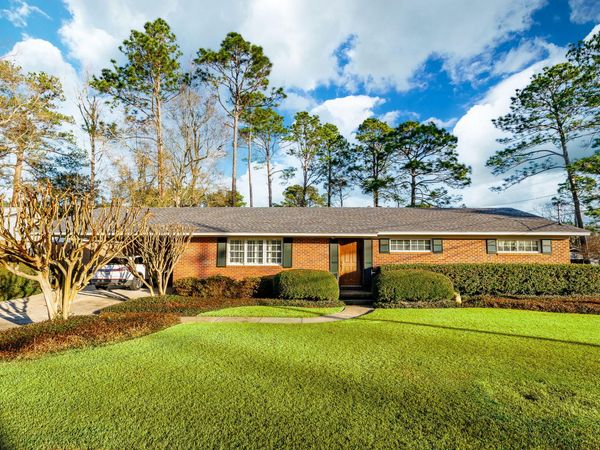 2101 McInnis St., Hattiesburg, MS 39402