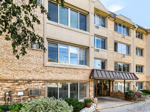 2727 W 43rd Street, Unit 412, Minneapolis, MN 55410