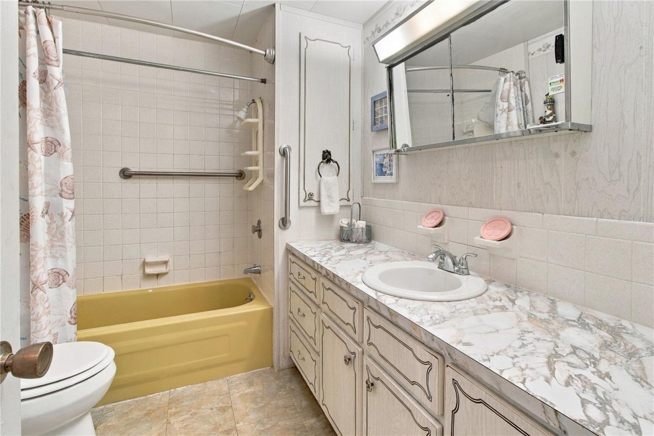 5317 Chateau Lane, Bradenton, FL 34207 Photo