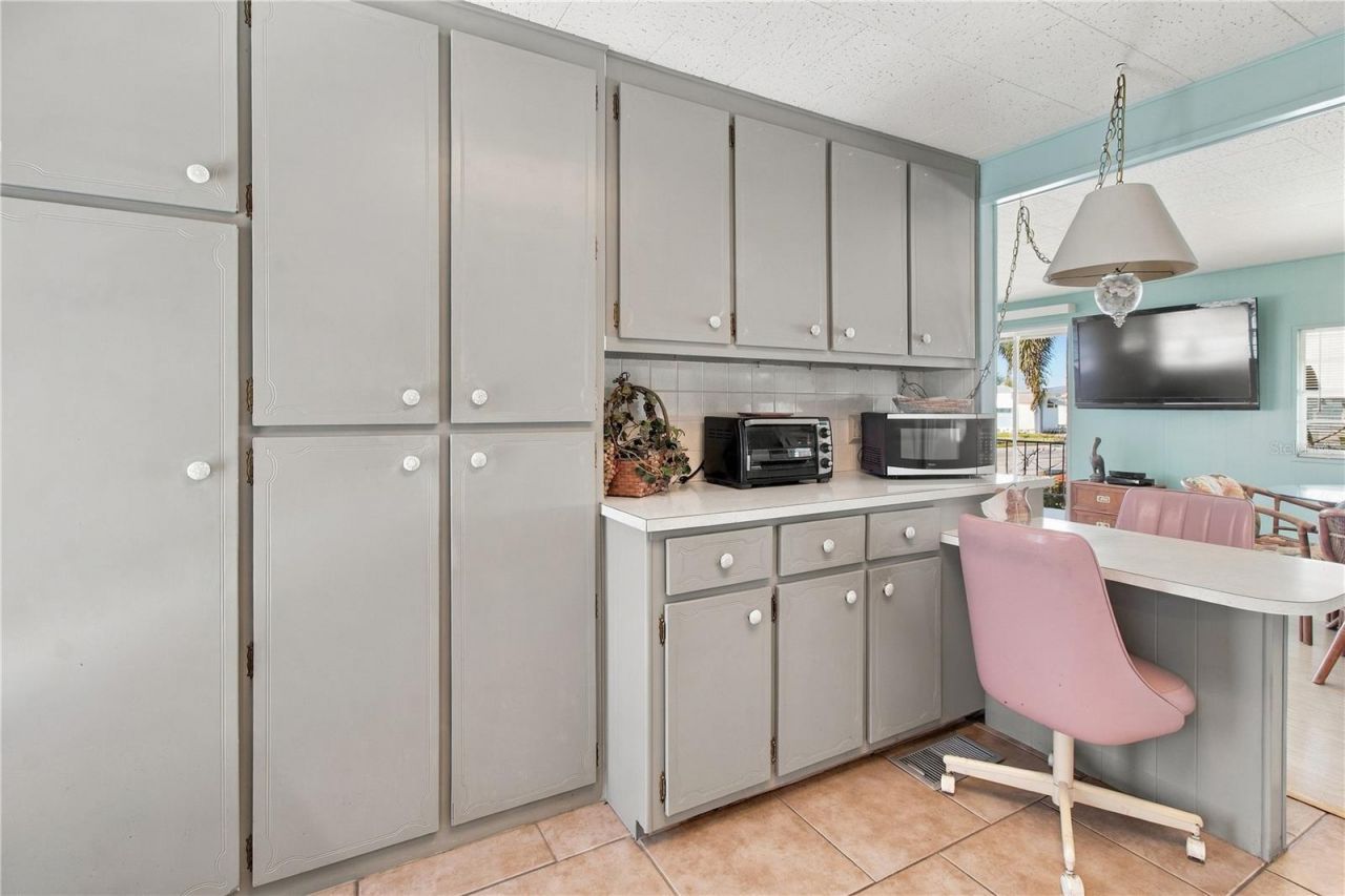 5317 Chateau Lane, Bradenton, FL 34207 Photo