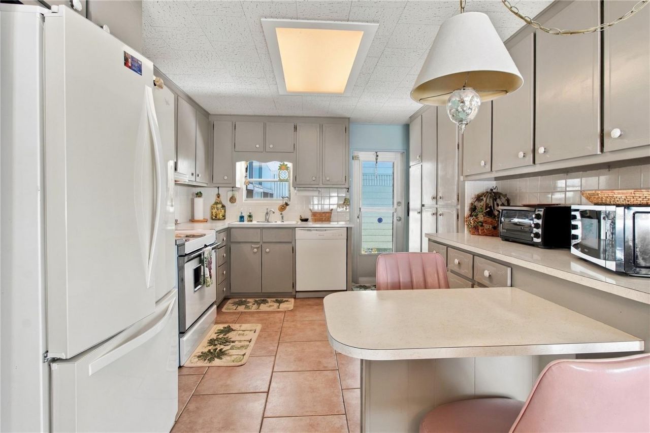 5317 Chateau Lane, Bradenton, FL 34207 Photo
