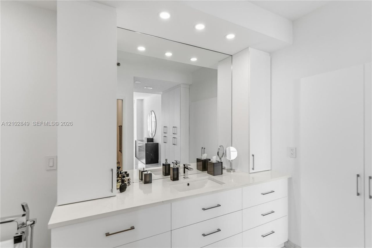 3600 Mystic Pointe Dr , Unit PH-16, Aventura, FL 33180 Photo