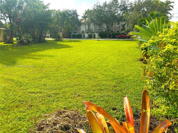13 ave NE 34th Ct , Oakland Park, FL 33334