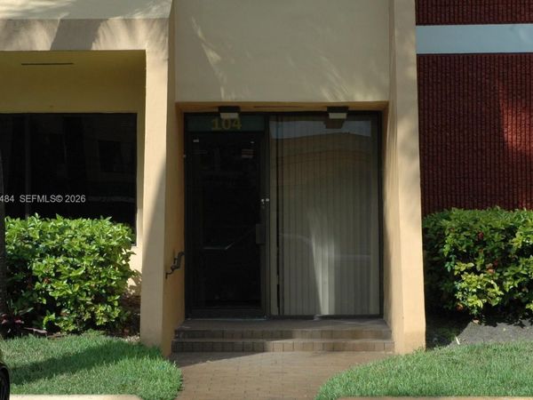7600 W 20th Ave , Unit 103, Hialeah, FL 33016