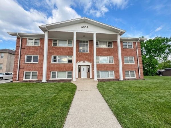 4337 Prescott Avenue , Unit 2C, Lyons, IL 60534
