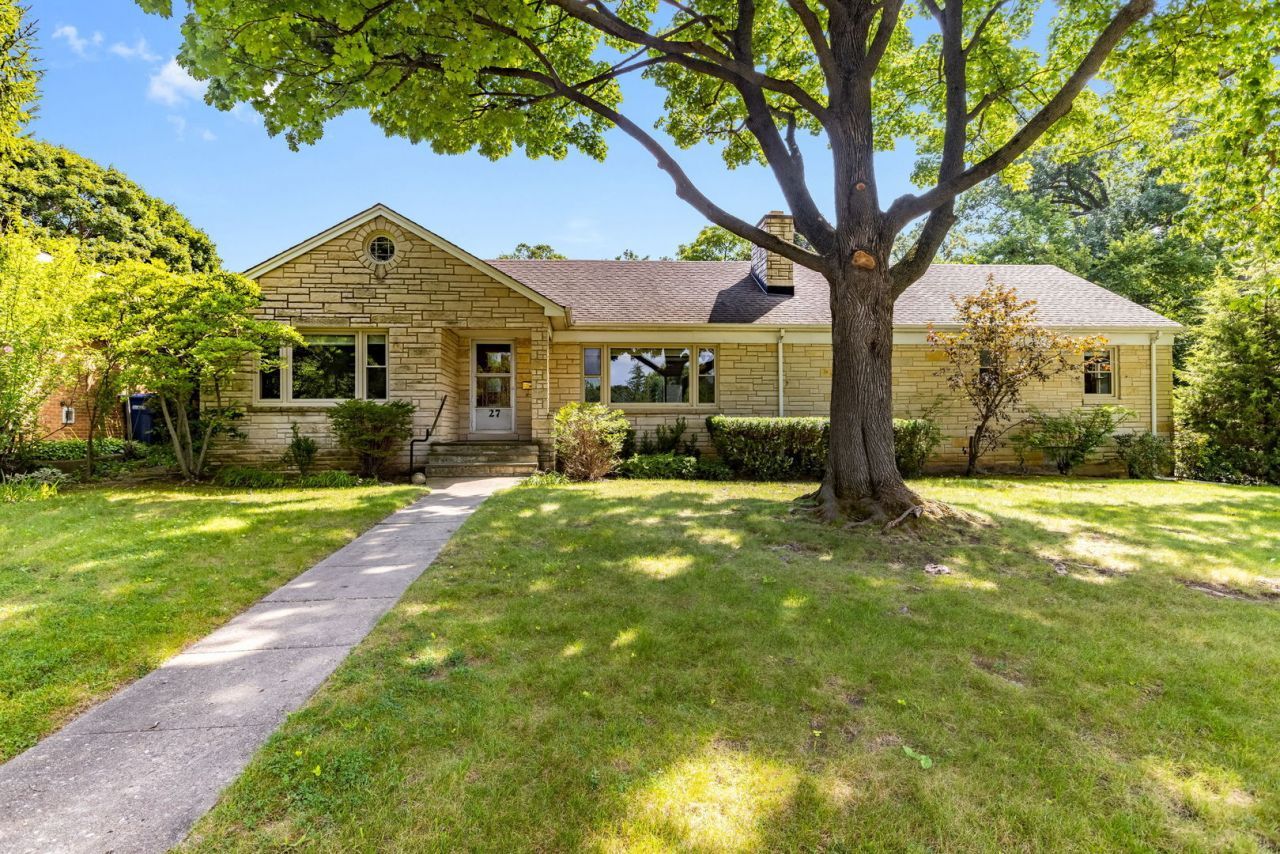 27 Pleasant Avenue, Highwood, IL 60040 Main Photo