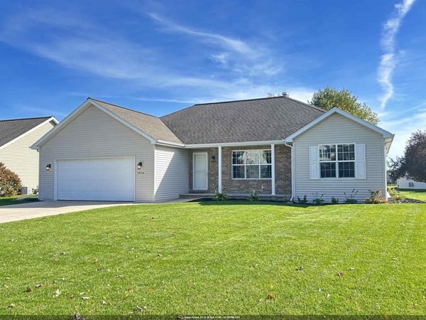 1916 PINK DOGWOOD WAY, Green Bay, WI 54313