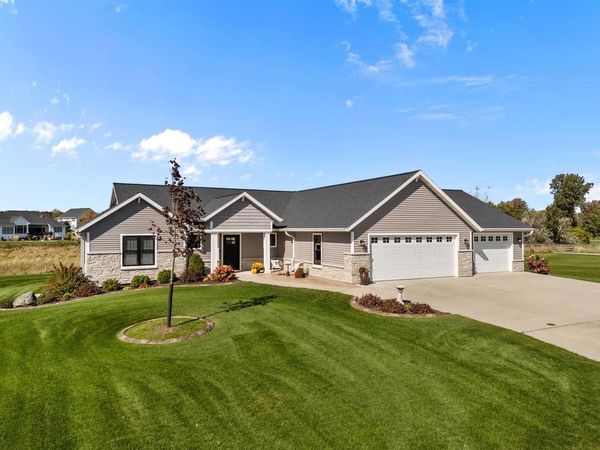 4265 N DEER VALLEY COURT, Appleton, WI 54913