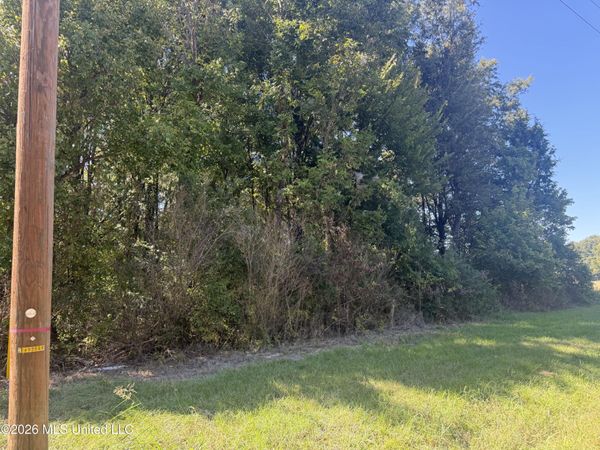 Memorial Dr Avenue, Flora, MS 39071