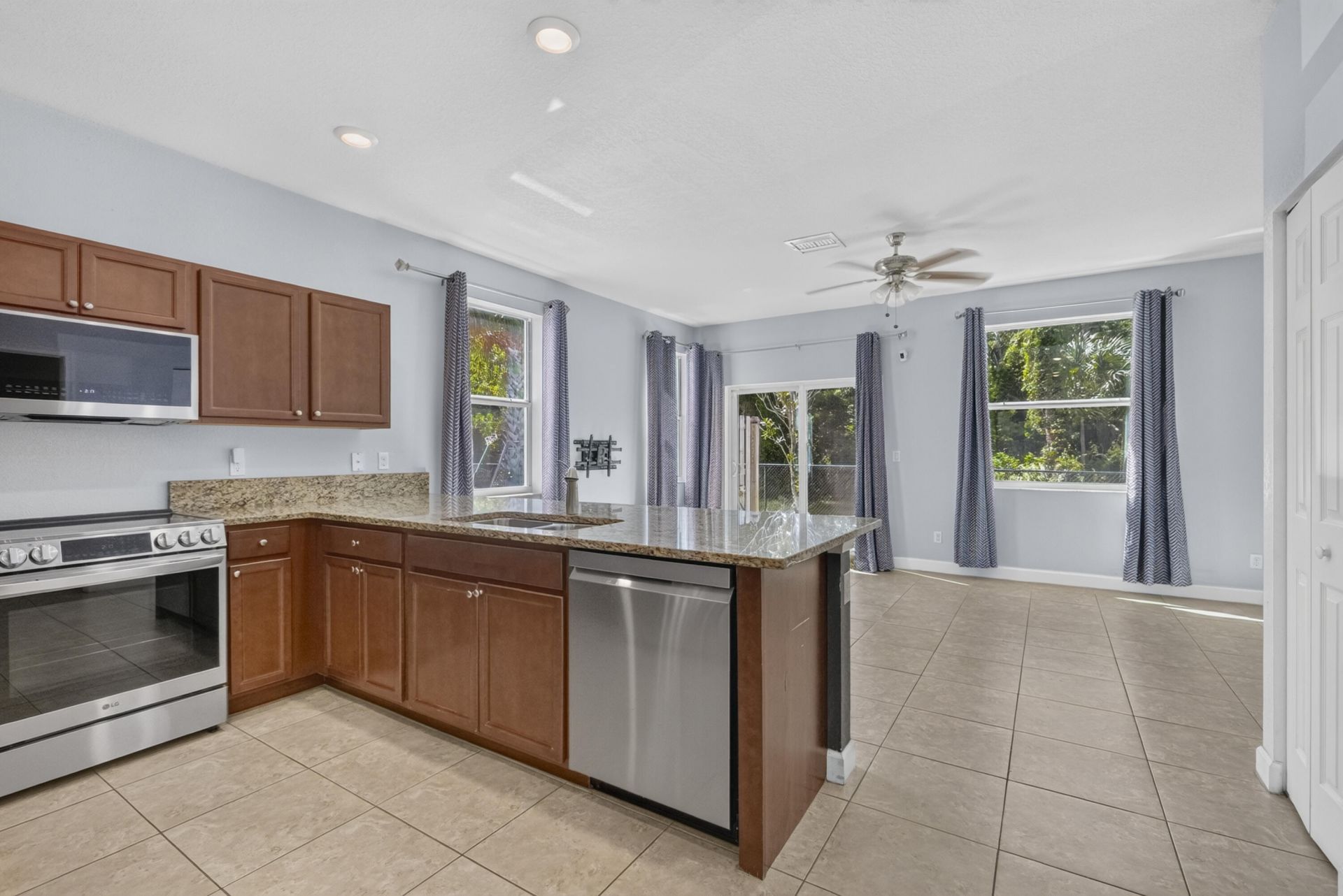 4305 Maybelle Lane, West Palm Beach, FL 33417 Photo