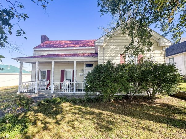 405 E Main St , Hartsville, TN 37074