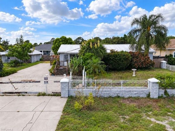 4702 Olive AVE S, LEHIGH ACRES, FL 33976